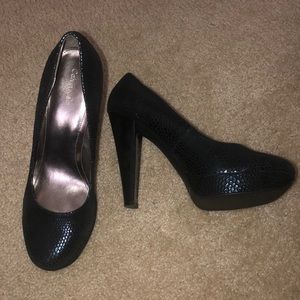 Deep Navy Croc Heel